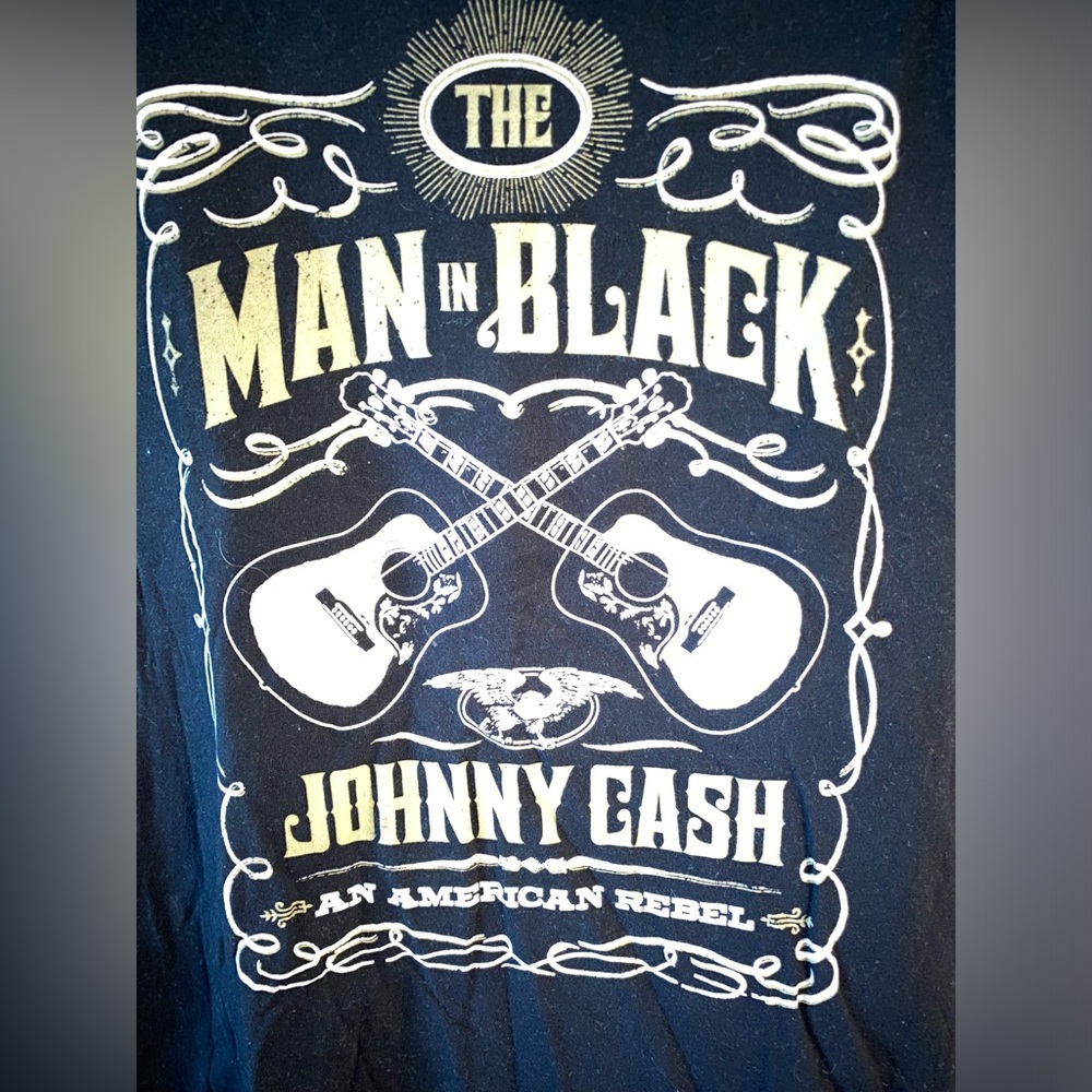 Short sleeve black v neck Johnny Cash tshirt